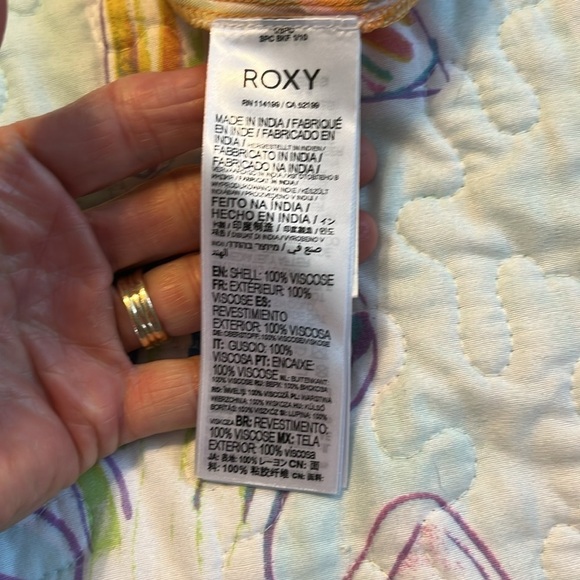 Roxy Easy Does It Mid Rise Floral Print
Pull-On Shorts NWT size L - Picture 13 of 13